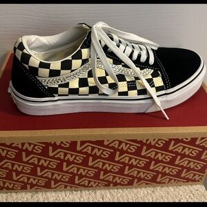 Vans Old Skool Checkered Sneakers with Rhinestone Detail – Women’s Size 8.5